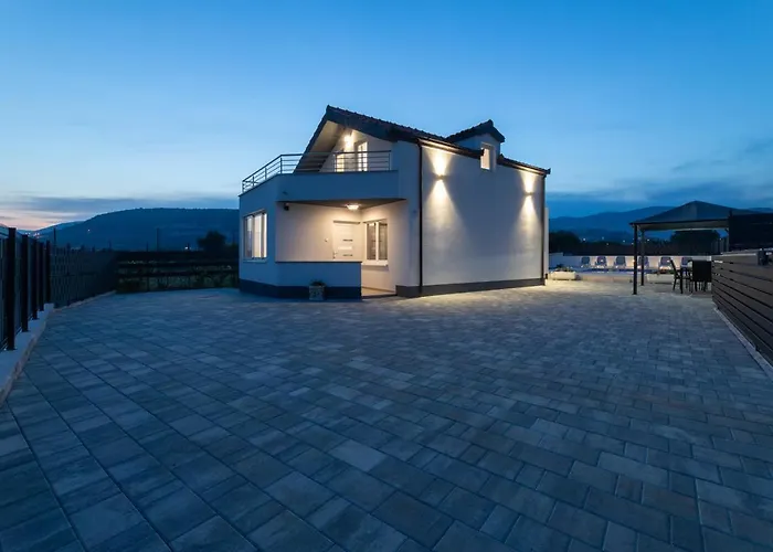 Ana فيلة تروغير