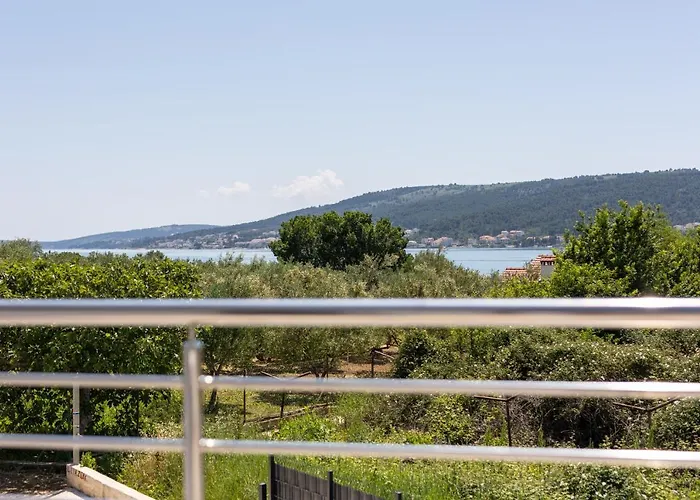 Ana * Trogir