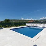 Villa Ana